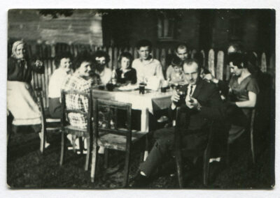 Wieś pod Częstochową, końcówka lat 30. XX wieku. Fot. ze zdjęć rodzinnych Janiny Grochowskiej